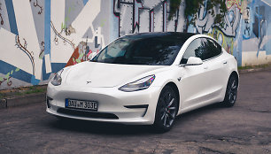 „Tesla Model 3“