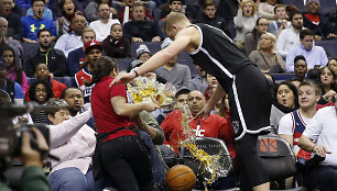 Masonas Plumlee įsirėžė į padavėją