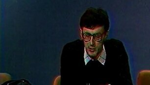 Kai kurie radijo žurnalistai kaip, pavyzdžiui, Modestas Pata&scaron;ius, turėjo staiga tapti televizijos vedėjais.