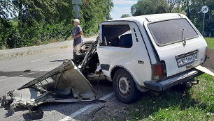 Rusijos ranko sutraiškytas civilio automobilis