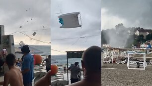 Viesulas Rusijos paplūdimyje