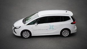 Gamtinėmis dujomis varomas „Opel Zafira Tourer“