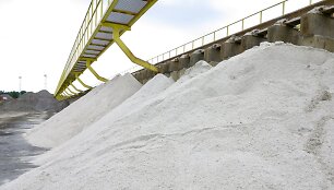 &bdquo;Grinda&ldquo; jau ruo&scaron;ia druskos atsargas