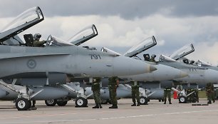 NATO oro policijos misija – Kanados naikintuvai F-18