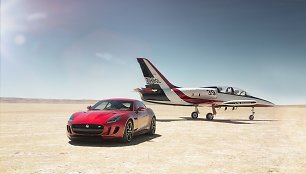 Keturiais ratais varomas „Jaguar F-Type R Coupe“