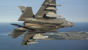 Penktosios kartos naikintuvas F-35