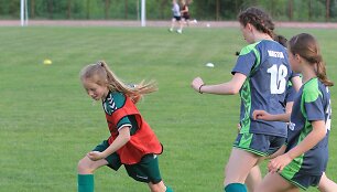 10-metė Žemyna Lekavičiūtė tapo jauniausia žaidėja, pelniusi įvartį 2-oje pagal pajėgumą Lietuvos futbolo lygoje.