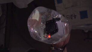 Kamera ore plūduriuojančiame vandenyje TKS
