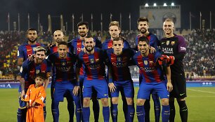 Mažasis Murtaza su &bdquo;Barcelona&ldquo; futbolininkais