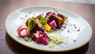 Burokėlių užkandis su wasabi ledais