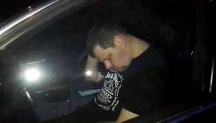 Kėdainių rajono PK vyr. patrulis Donatas &Scaron;imkus užmigo prie vairo