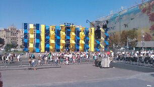 Kijevas. Ukraina &scaron;venčia nepriklausomybę, tačiau tikisi &scaron;vęsti ir Pergalės dieną