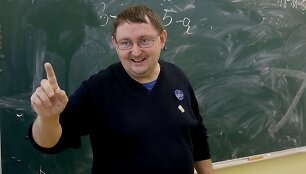 &Scaron;iemet Metų mokytoju i&scaron;rinktas Kėdainių Juozo Pauk&scaron;telio progimnazijos pradinio ugdymo mokytojas metodininkas Linas Vilčinskas