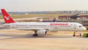 189 gyvybes nusinešusi avarija: kaip dėl nukritusio „Birgenair“ lėktuvo buvo apkaltintos vapsvos