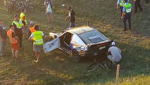 &bdquo;Drifto&ldquo; varžybose &bdquo;Aurum 1006 km lenktynėse&ldquo; &ndash; stipri &bdquo;Nissan&ldquo; avarija