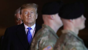 Donaldas Trumpas ir amerikiečių kariai