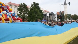 &Scaron;iaulių gimtadienyje &ndash; 200 metrų Ukrainos vėliava ir  ugnimi alsuojantis drakonas