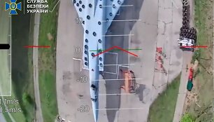 Rusai padangomis ant bombone&scaron;ių bandė apsaugoti savo lėktuvus nuo dronų