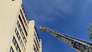 Vilniuje, Antakalnio gatvėje daugiaaukščio namo 12 aukšte kilo gaisras