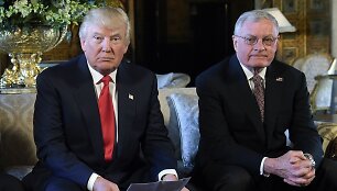 Donaldas Trumpas ir Keithas Kelloggas