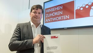Tyrimą apie prievartą garsiame chore pristatė teisininkas Ulrichas Weberis