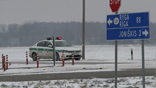 Joni&scaron;kyje &ndash; policijos susi&scaron;audymas su nusikaltėliais
