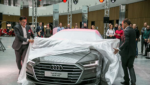 &bdquo;Audi A8&ldquo; pristatymo akimirka