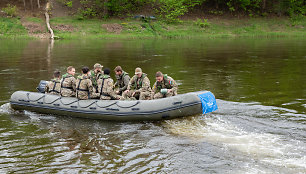 NATO kariai iš Nyderlandų Neryje ieškojo užterštų vietų