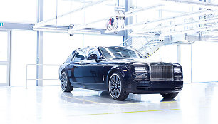 „Rolls Royce“ išleido paskutinį septintos kartos „Phantom“