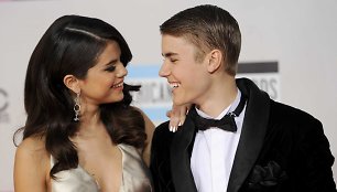 Justinas Bieberis ir Selena Gomez (2011 m.)