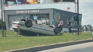Apvirtęs BMW