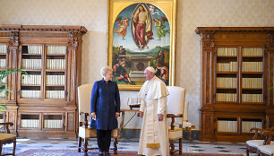 Dalia Grybauskaitė ketvirtadienį Vatikane susitiko su popiežiumi Pranci&scaron;kumi