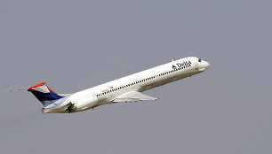 A Delta Airlines McDonnell Douglas MD-88 takes off Tuesday afternoon April 22, 2008, from Tampa International Airport in Tampa, Fla. Delta Air Lines Inc., the nation's third-largest carrier, said Wednesday its loss widened in the first quarter to a whopping $6.39 billion because of soaring fuel pric