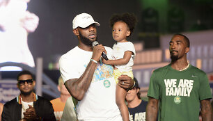 LeBronas Jamesas su dukra Zhuri