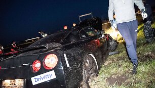 Avarija &bdquo;Aurum 1006 km&ldquo; lenktynių traukos varžybose: finale nuo kelio nulėkė &bdquo;Nissan GT-R&ldquo;