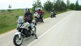 Mototurizmo sprinto akimirka