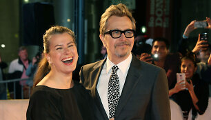 Gary&nbsp;Oldmanas ir Gisele Schmidt