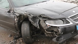„Saab” ir sunkvežimio avarija Panevėžyje