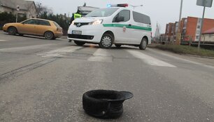 &bdquo;VW Golf&ldquo; mirtinai partrenkė pėsčiąjį