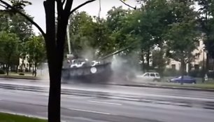 Tanko smūgis į stulpą Minske
