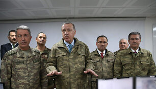 R.T.Erdoganas su Turkijos kari&scaron;kiais