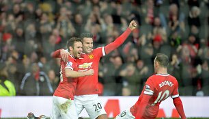 Juanas Mata, Robinas van Persie ir Wayne'as Rooney