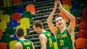 Lietuvos jaunimo (iki 18 metų) krep&scaron;inio rinktinė.Rokas Jokubaitis