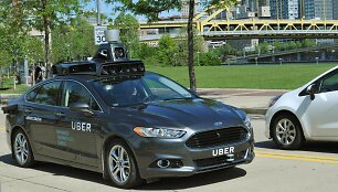 &bdquo;Uber&ldquo; autonominio &bdquo;Ford Fusion&ldquo; testai Pitsburge