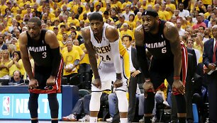 &bdquo;Heat&ldquo; žaidėjas  Dwyane'as Wade'as, &bdquo;Indiana Pacers&ldquo; lyderis Paulas George'as ir &bdquo;Heat&ldquo; žvaigždė  LeBronas Jamesas 