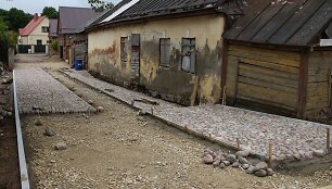 Kėdainių miesto senamiestyje esančioje Žydų gatvėje prasidėjo darbai &ndash; akmenimis grindžiamas grindinys