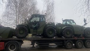 Į Ukrainą i&scaron;keliavo dronai, termovizoriai ir teleskopiniai krautuvai