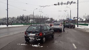Kaune girtas vairuotojas sukėlė avariją
