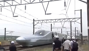 ALFA-X traukinys