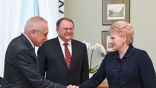 D.Grybauskaitė, V.Žovtenka (kairėje) ir J.Baulinas